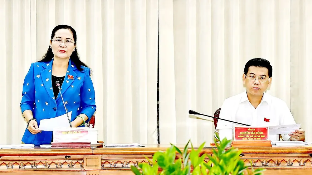  Chủ tịch HĐND TPHCM Nguyễn Thị Lệ tại hội nghị lấy ý kiến góp ý dự thảo Luật Đất đai (sửa đổi). ảnh: VIỆT DŨNG