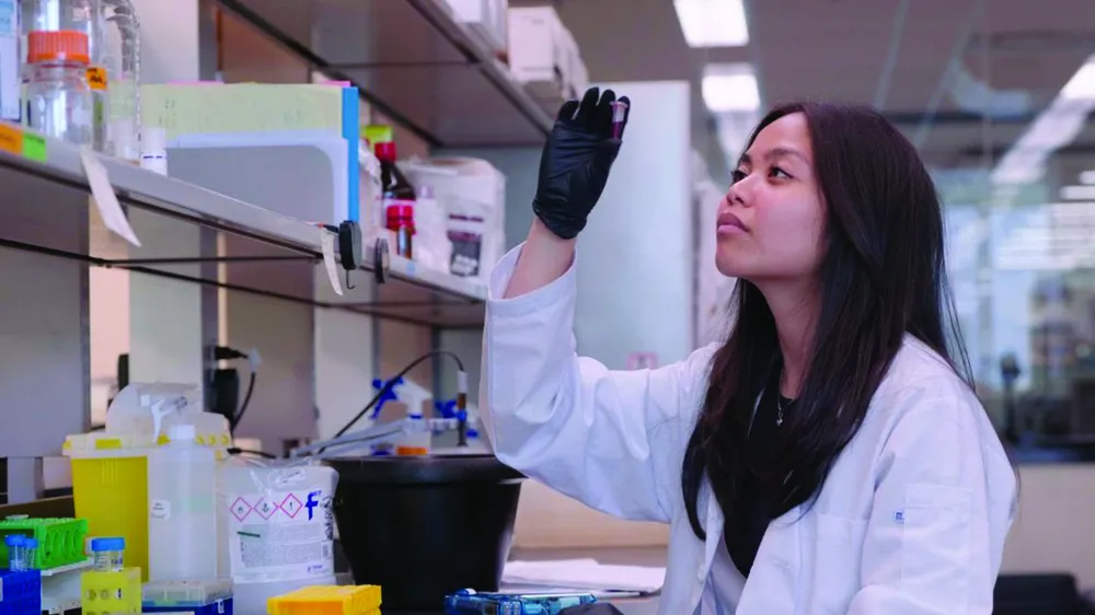Đại học McMaster, Canada dùng AI tạo kháng sinh mới chống siêu vi khuẩn kháng thuốc