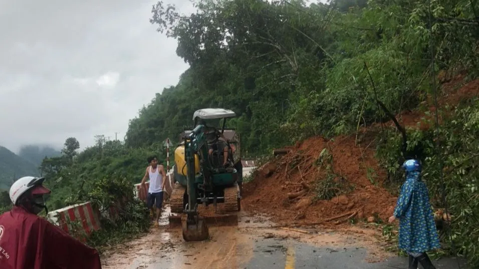 Hàng loạt điểm sạt lở trên Quốc lộ 55 đoạn qua tỉnh Bình Thuận