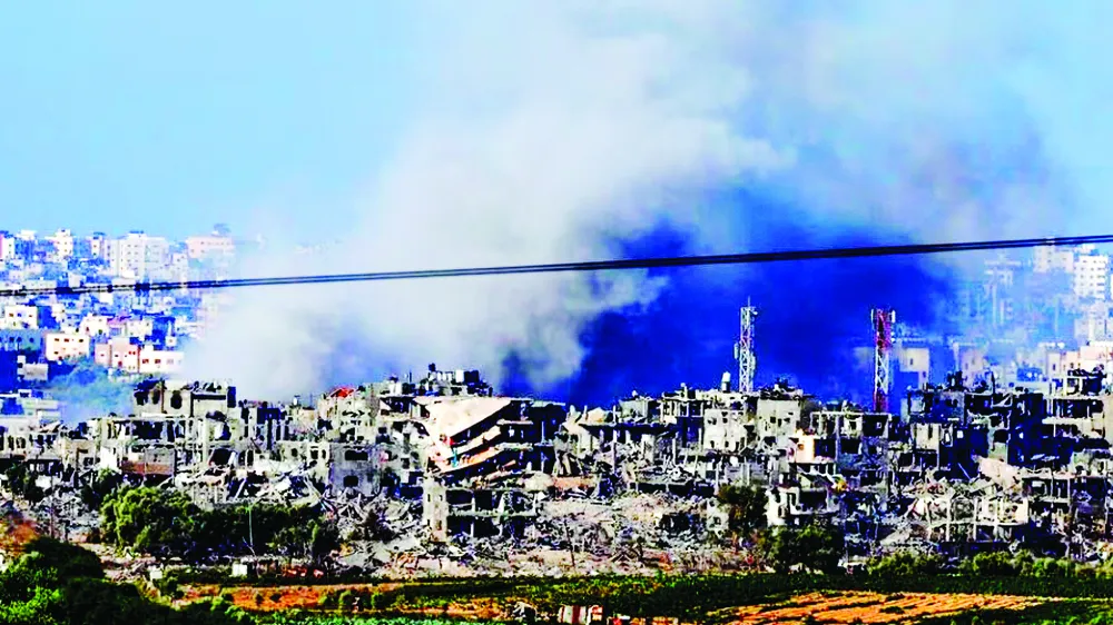 Khói bốc lên từ Dải Gaza trong sáng 30-10