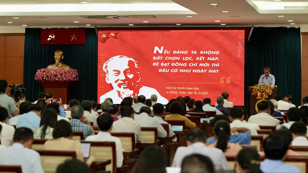 Quang cảnh hội nghị. Ảnh: HOÀNG HÙNG