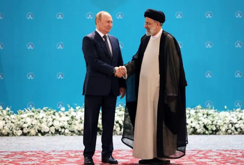 Tổng thống Nga Vladimir Putin (trái) và Tổng thống Iran Ebrahim Raisi tại một hội nghị tìm giải pháp cho xung đột ở Syria, diễn ra tại Iran năm 2022. Ảnh: REUTERS