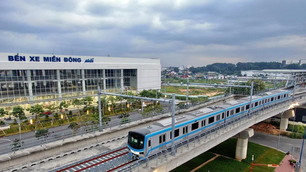 Tuyến đường sắt đô thị số 1 TPHCM (Bến Thành - Suối Tiên) dự kiến chạy thương mại từ tháng 7-2024. Ảnh: Hoàng Hùng