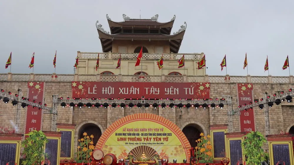 11 tháng Giêng, khai hội ở Tây Yên Tử