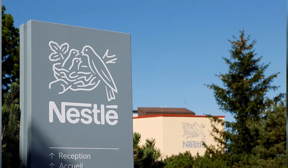 Pháp yêu cầu giám sát các địa điểm khai thác của Nestle