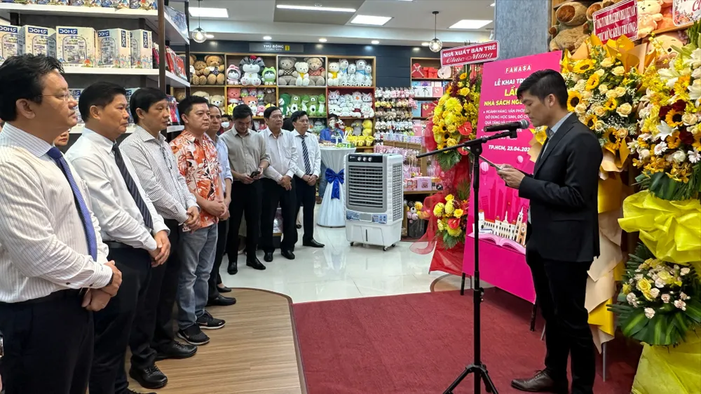 Ông Phạm Nam Thắng, Quyền Giám đốc Fahasa phát biểu tại lễ khai trương