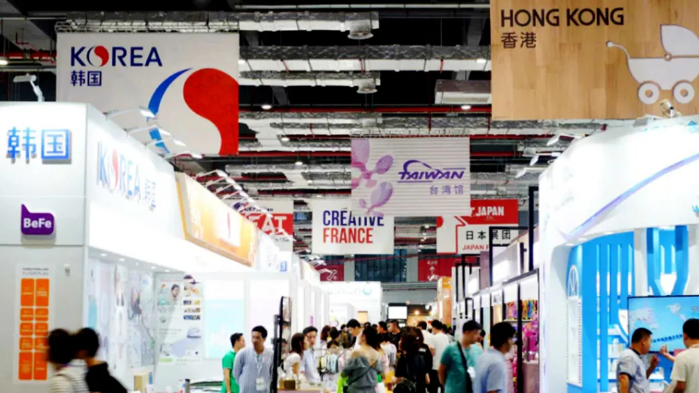 Một hội chợ thương mại ở Thượng Hải, Trung Quốc với sự tham gia của các doanh nghiệp Hàn Quốc và Nhật Bản. Ảnh: CNA