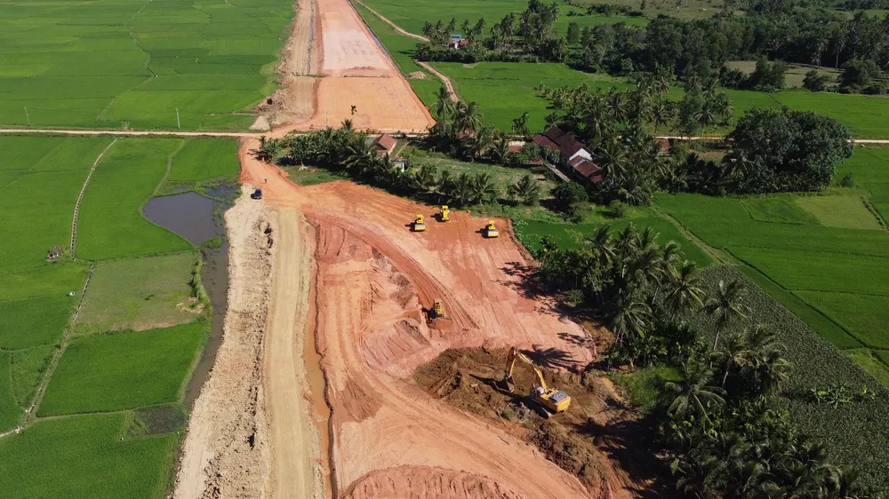 Thủ tướng yêu cầu đẩy nhanh tiến độ giải phóng mặt bằng các dự án trọng điểm
