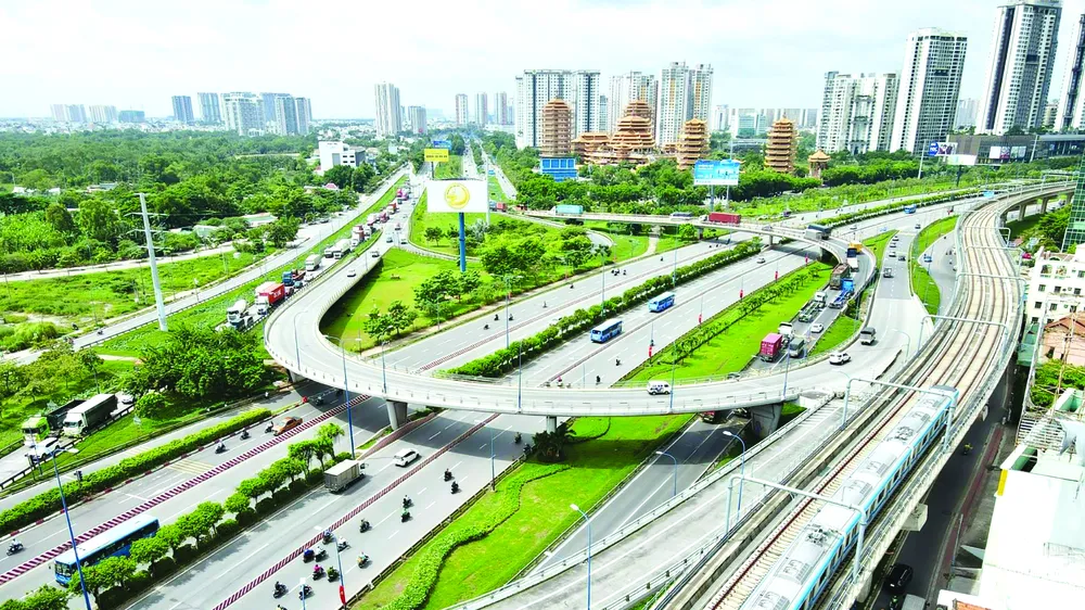 Hạ tầng giao thông cửa ngõ phía Đông TPHCM hôm nay. Ảnh: DŨNG PHƯƠNG