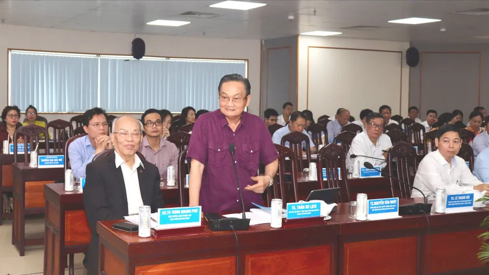 Hội thảo “Định hướng phát triển kinh tế - xã hội Quận 3 đến năm 2030” có sự tham dự của nhiều chuyên gia, nhà khoa học
