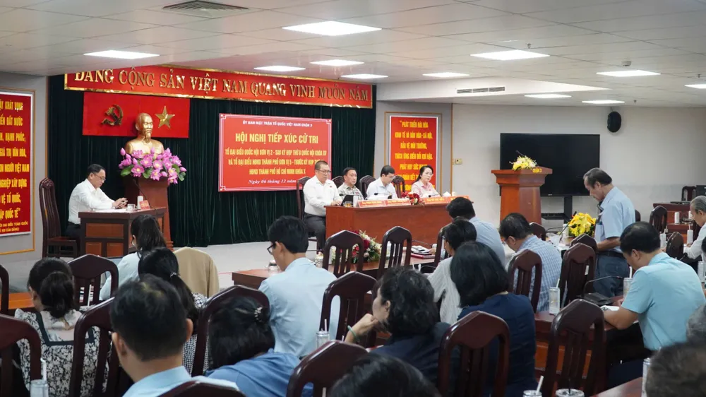 Cử tri ủng hộ cao quyết tâm chống tham nhũng, lãng phí và tinh gọn bộ máy