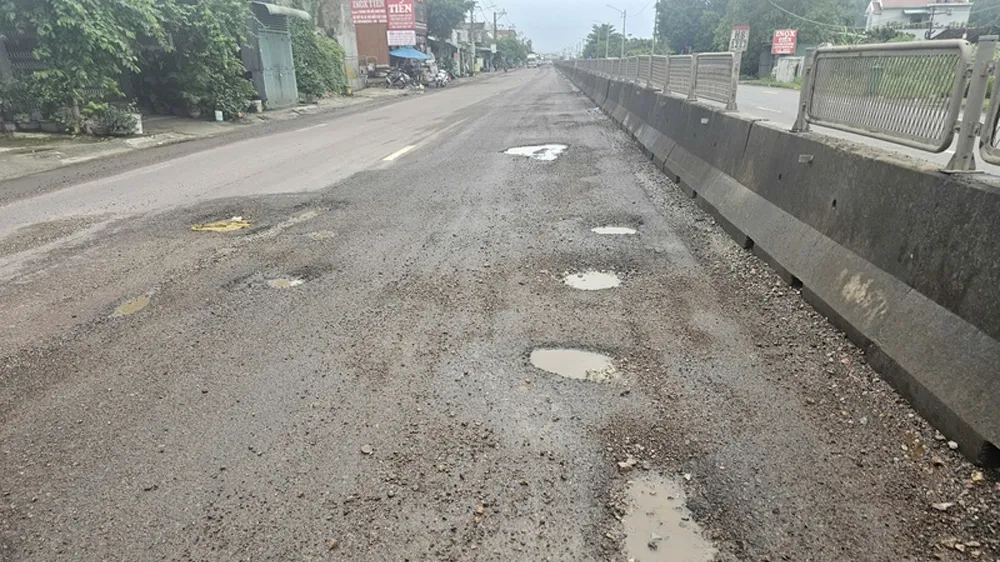Bình Định: Yêu cầu xử lý hư hỏng trên các tuyến quốc lộ