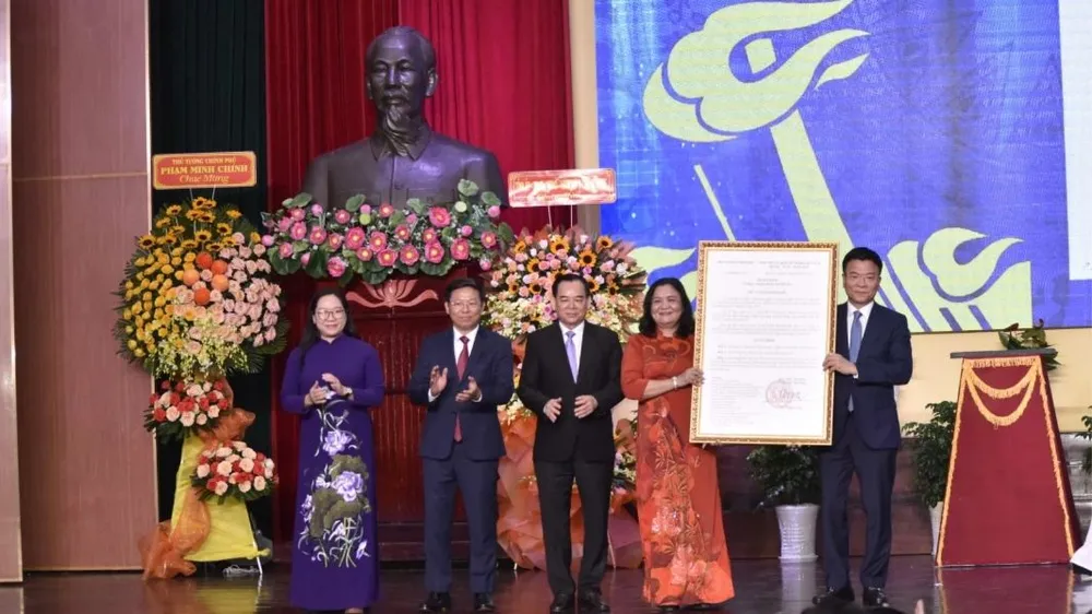 Phó Thủ tướng Lê Thành Long phát biểu tại Lễ kỷ niệm 125 năm Ngày thành lập tỉnh Bến Tre
