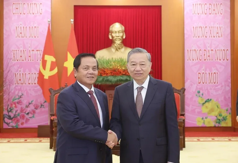 Tổng Bí thư Tô Lâm và ông Ouch Borith, Ủy viên Ban Thường vụ Trung ương CPP, Phó Chủ tịch thứ Nhất Thượng viện Campuchia. Ảnh: TTXVN