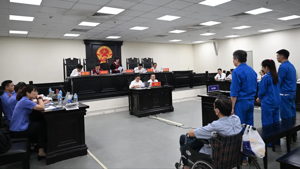 Cựu Phó Vụ trưởng Vụ thị trường trong nước Nguyễn Lộc An hầu tòa vì nhận hối lộ