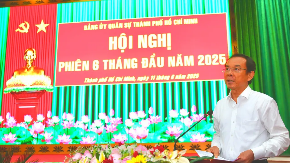 Bí thư Thành ủy TPHCM Nguyễn Văn Nên chủ trì phiên họp Đảng ủy Quân sự TPHCM