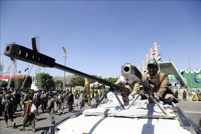 Các tay súng Houthi tại thủ đô Sanaa, Yemen. Ảnh tư liệu: THX/TTXVN