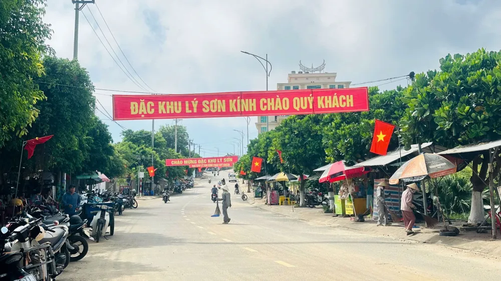 Ngày đầu làm việc tại các trụ sở xã mới ở Quảng Ngãi