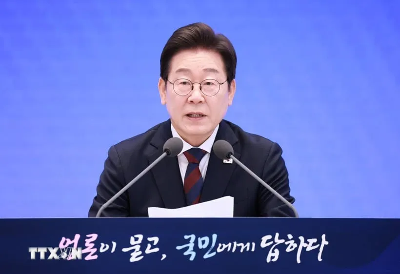 Tổng thống Hàn Quốc Lee Jae Myung phát biểu trong cuộc họp báo nhân dịp tròn một tháng nhậm chức. Ảnh: Yonhap 
