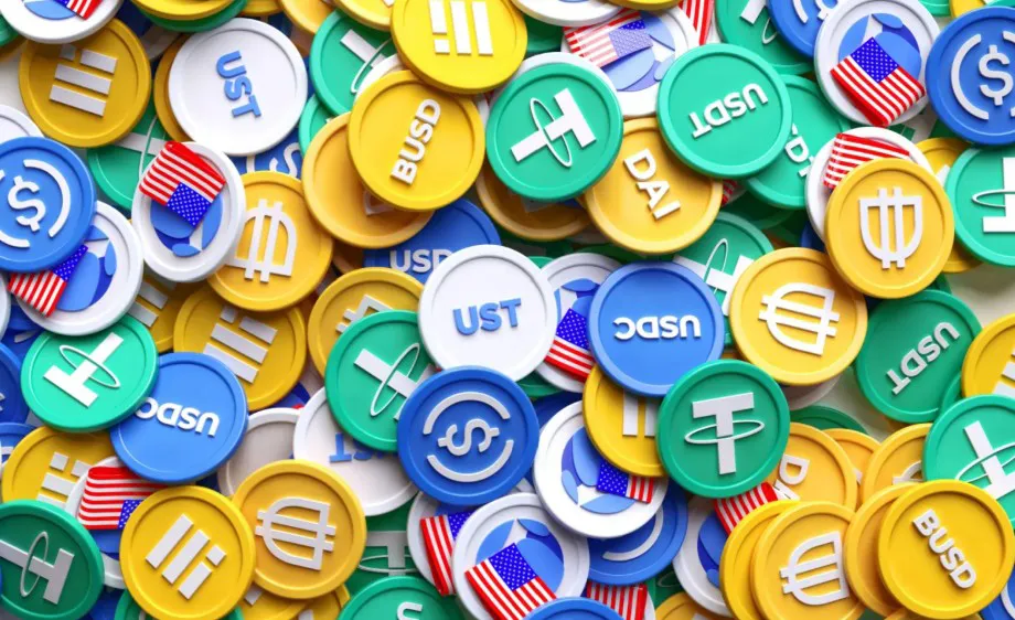 Các stablecoin, loại tiền mã hóa được gắn với đồng USD. Ảnh: SHUTTERSTOCK