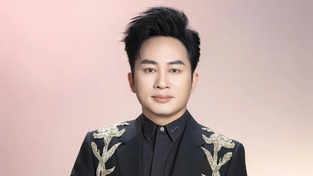 Ca sĩ Tùng Dương cùng nhóm bạn ủng hộ 1 tỷ đồng hỗ trợ 5 tỉnh miền Trung khắc phục hậu quả bão số 10