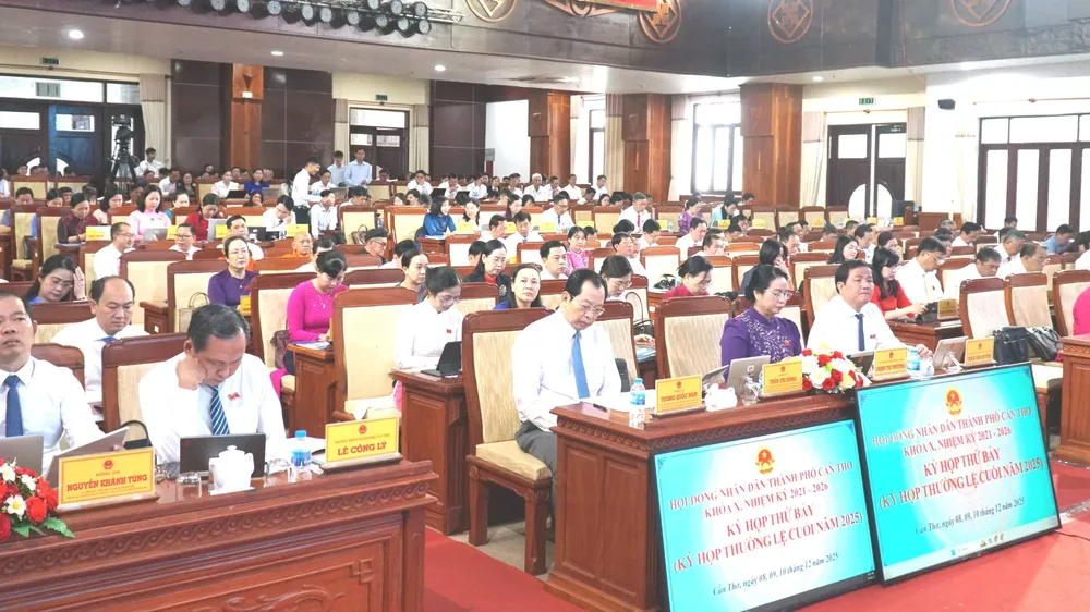 Quang cảnh kỳ họp HĐND TP Cần Thơ ngày 10-12