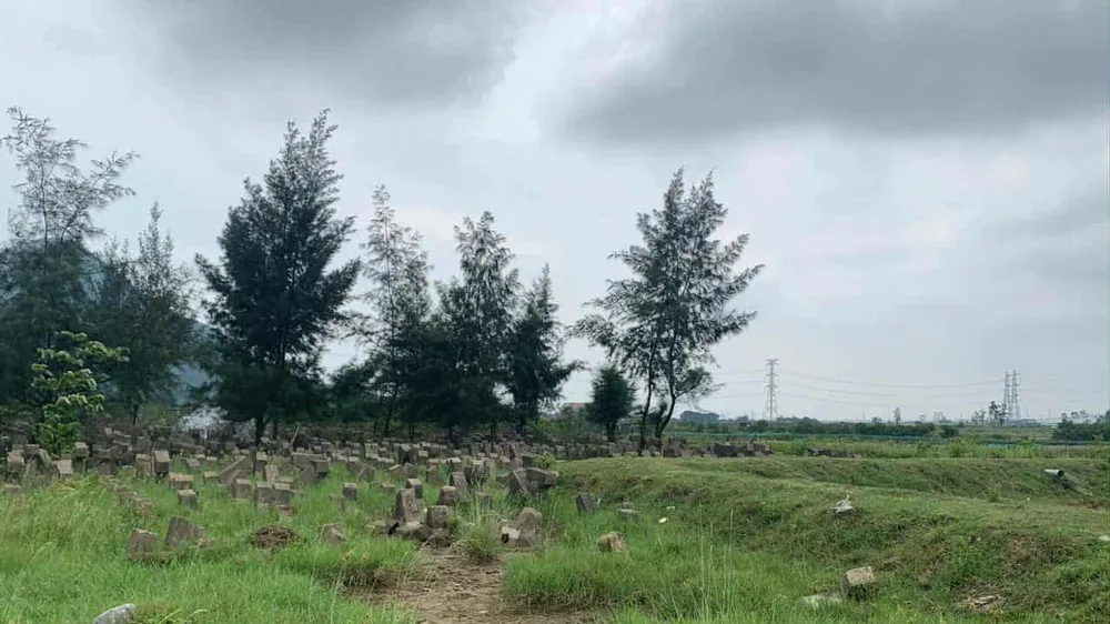 Vật liệu thi công dự án chưa được sử dụng bị bỏ lại, nằm ngổn ngang nhiều năm nay