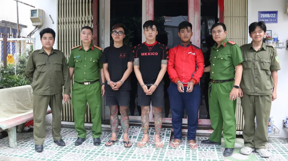 Bắt giữ nhóm đối tượng từ An Giang lên TPHCM tạt sơn khủng bố đòi nợ