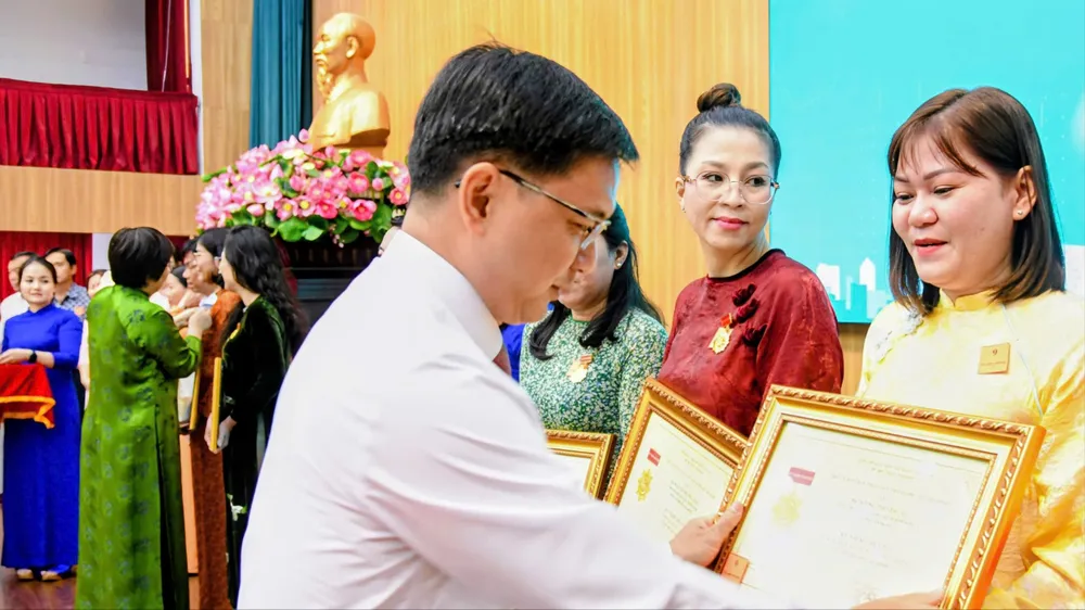 TPHCM khen thưởng nhiều tập thể, cá nhân xuất sắc tại phường An Đông
