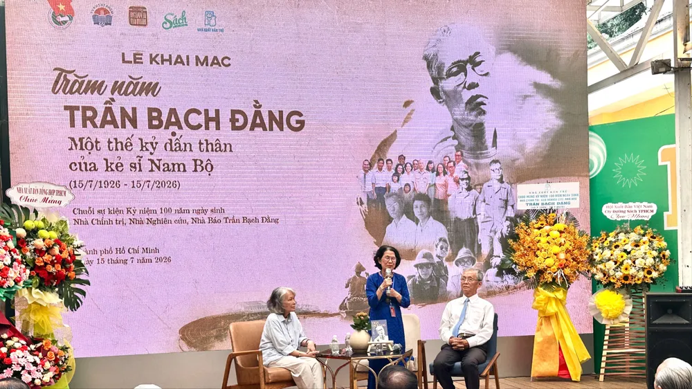  Chương trình giao lưu "Trăm năm Trần Bạch Đằng - Một thế kỷ dấn thân của kẻ sĩ Nam Bộ" tại Đường sách TPHCM 