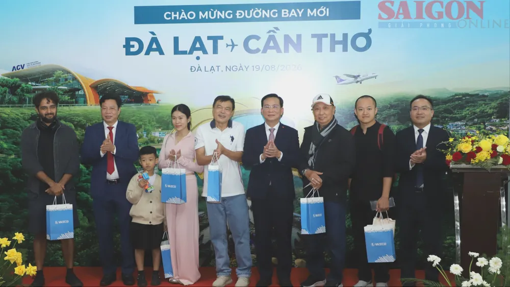 Khai trương đường bay Đà Lạt - Cần Thơ