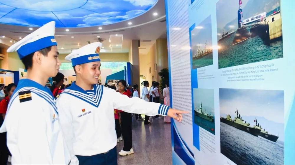 Triển lãm 160 tư liệu, hình ảnh về người chiến sĩ Hải quân