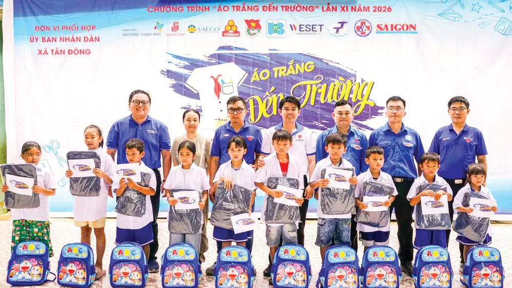 Thắp lửa thanh xuân bằng những điều tử tế