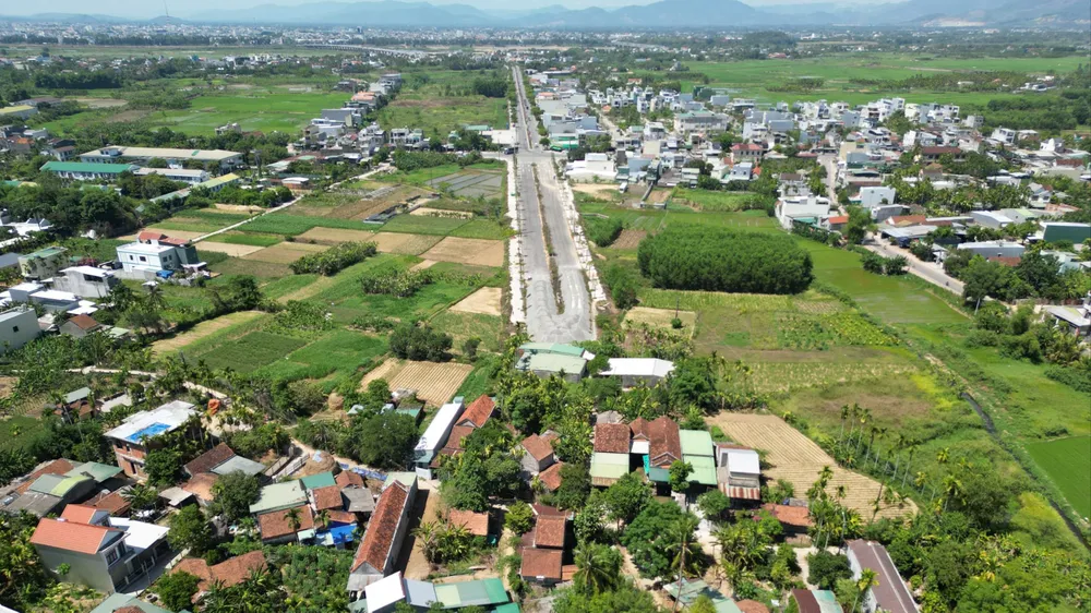 Gỡ vướng mặt bằng, bứt phá hạ tầng cho miền Trung - Bài 2: An cư chưa vững, mặt bằng khó thông