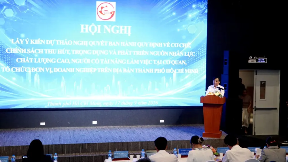 Phó Giám đốc Sở Nội vụ TPHCM Phạm Thành Nhân phát biểu khai mạc hội nghị. Ảnh: NGÔ BÌNH