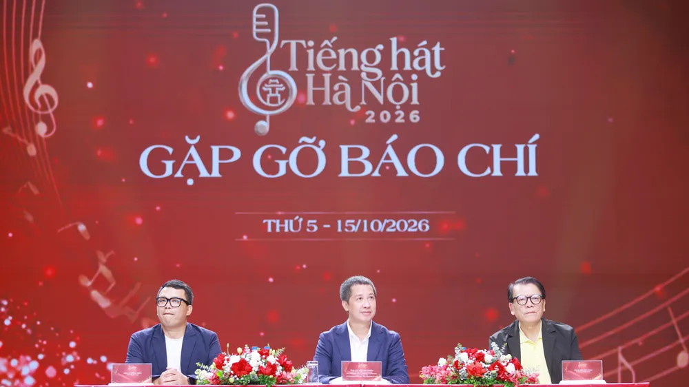 Các nghệ sĩ trình diễn tại buổi gặp gỡ báo chí khởi động cuộc thi “Tiếng hát Hà Nội 2026”. Ảnh VĂN TUYẾN