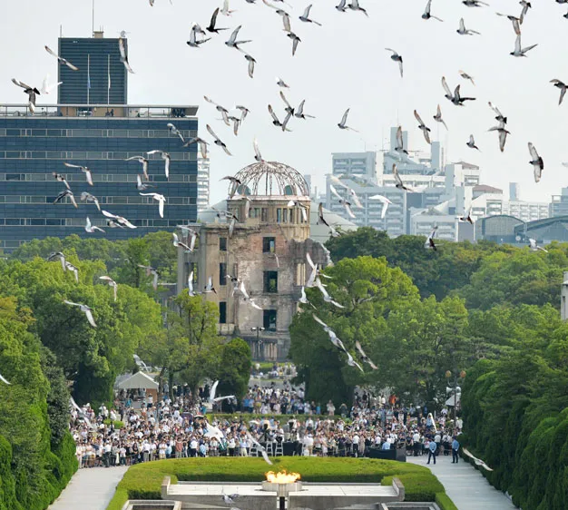 Những cánh chim hòa bình trong lễ tưởng niệm 71 năm thảm họa hạt nhân Hiroshima, Nhật Bản (Ảnh: Reuters)