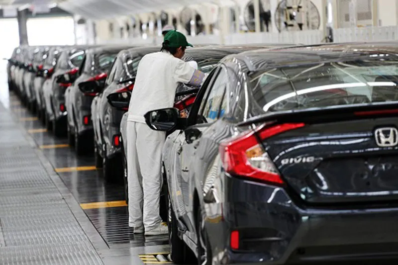 Honda thu hồi xe, Toyota đóng cửa nhà máy 