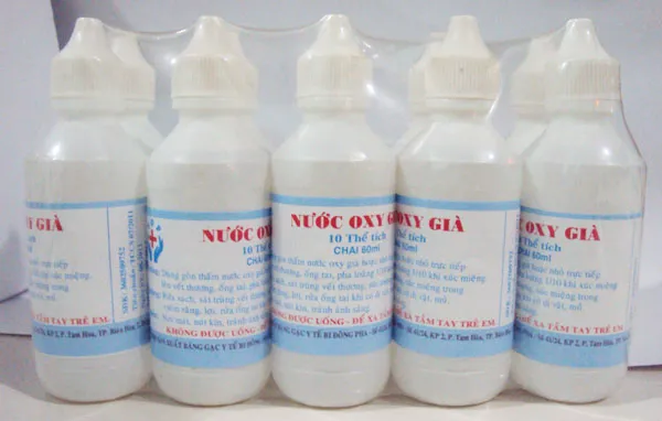 Nhiều sản phẩm nước muối sinh lý, nước oxy già không đăng ký
