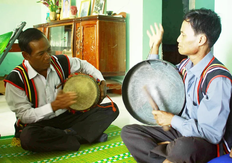 Người Cor di cư làm giàu: Không quên văn hóa truyền thống