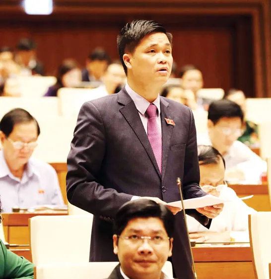 Đại biểu Quốc hội TP Hà Nội Ngọ Duy Hiểu phát biểu tại hội trường