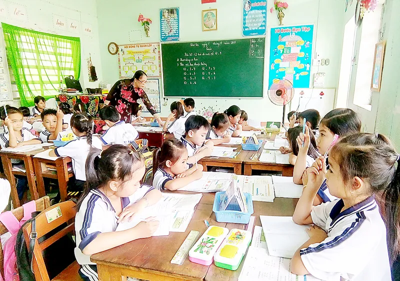 Những giáo viên tình nguyện của Gò Công Tây 
