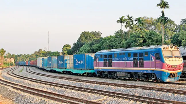 Đoàn tàu chuyên container 