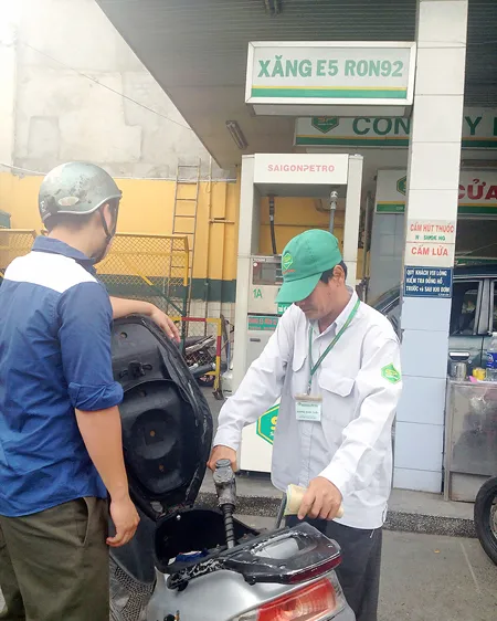 Người dân TPHCM tin dùng xăng sinh học E5