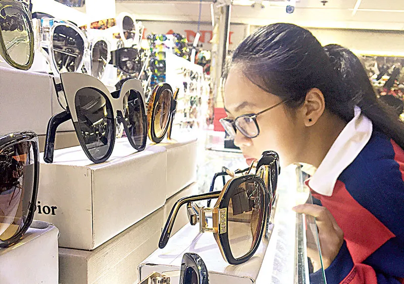 Hàng giả, hàng nhái hoành hành - Bài 1: Hốt bạc mùa cuối năm