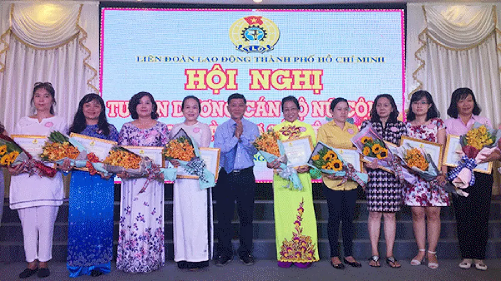 Tuyên dương 96 nữ cán bộ công đoàn tiêu biểu