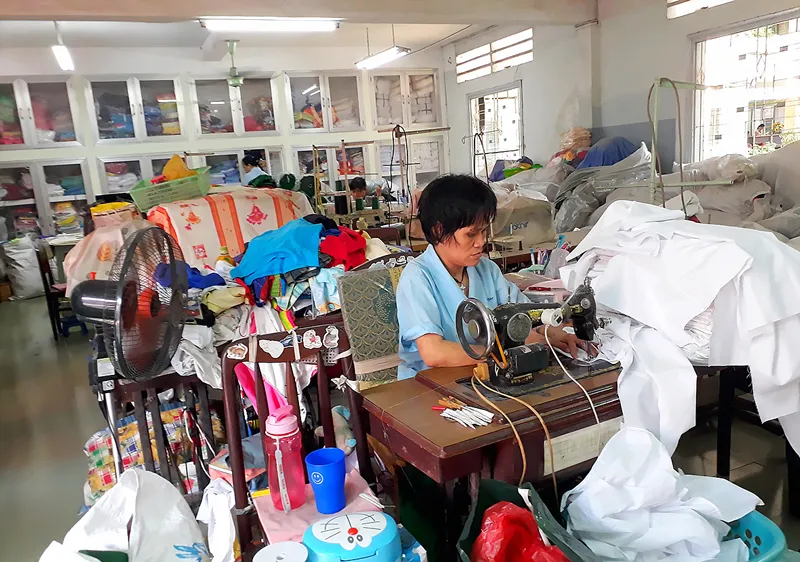 Thương các cháu bé bất hạnh