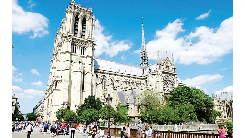 Phục hồi du lịch Paris