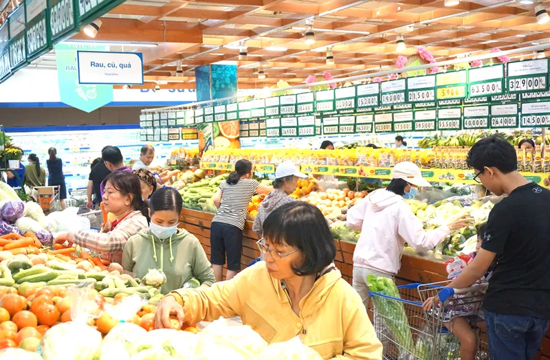 Giá xăng tăng, tác động mạnh đến giá hàng hóa cuối năm