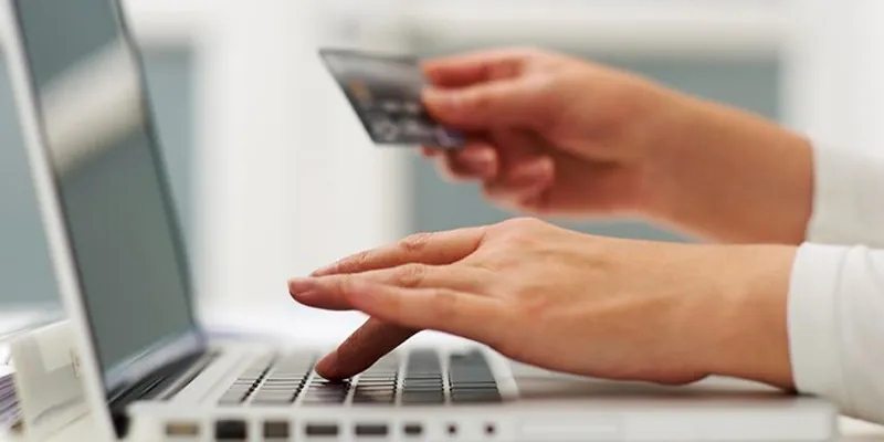 Hồng Công bắt nhiều băng nhóm lừa đảo mua sắm trực tuyến 